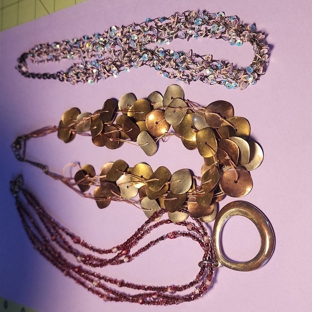 Adjustable necklaces